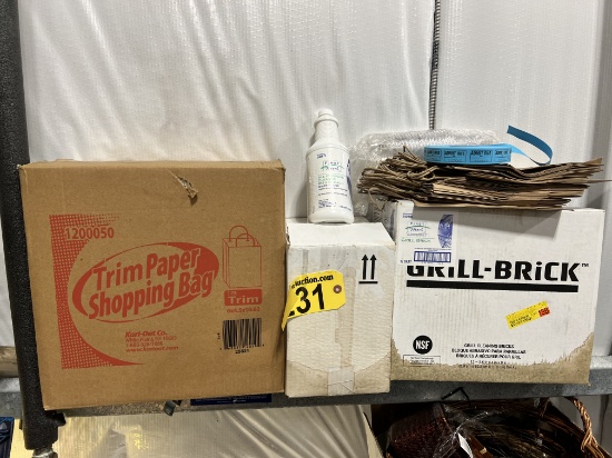 LOT OF CLEANING SUPPLIES
