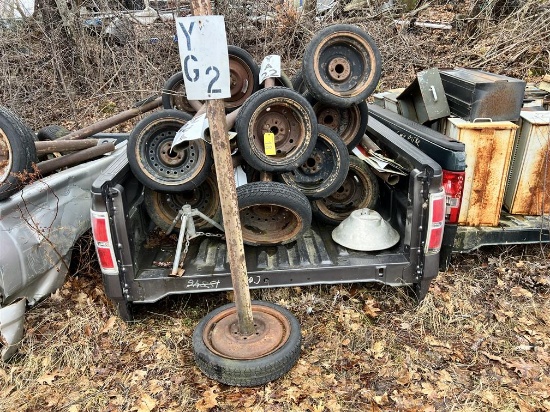 TRUCK BED & CONTENTS: (22) 64" SIGN POSTS