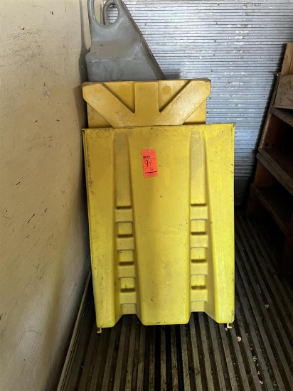 LOT: POLY RAMP & 2-POLY SPILL CONTAINMENT BINS