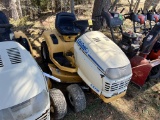 CUB CADET 2135 RIDING LAWN TRACTOR *DOES NOT RUN*