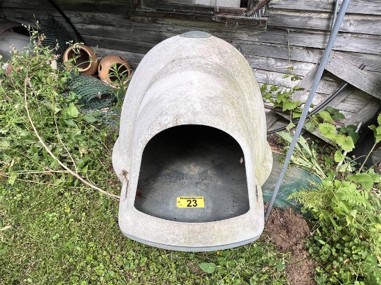 DOGLOO II PET KENNEL