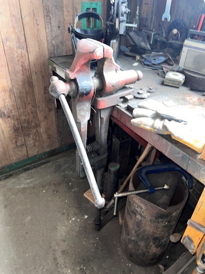 LEG VISE
