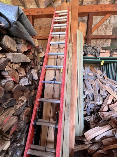 LOUISVILLE 24' FIBERGLASS EXTENSION LADDER
