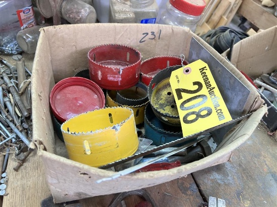 LOT: HOLE SAW BITS