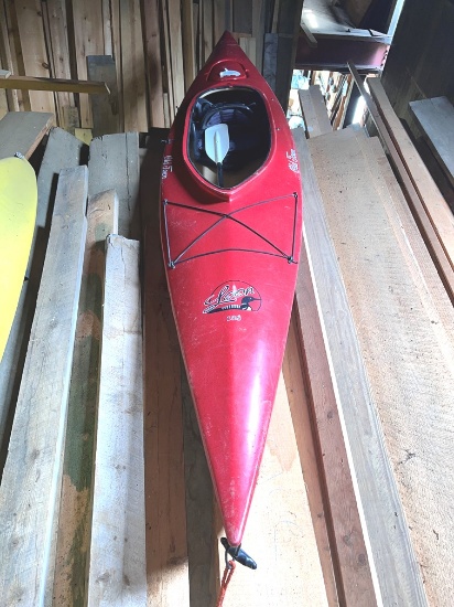 RED OLD TOWN LOON 138 KAYAK W/ PADDLE