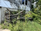 LOT: 4-SECTIONs OF STAGING W/ LUMBER. BUYER MUST REMOVE ALL LUMBER