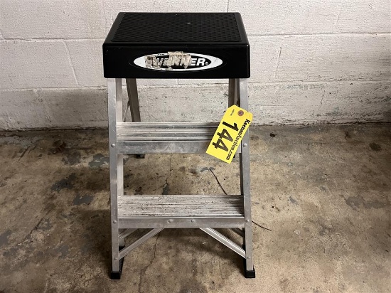 WERNER 2' ALUMINUM STEP LADDER