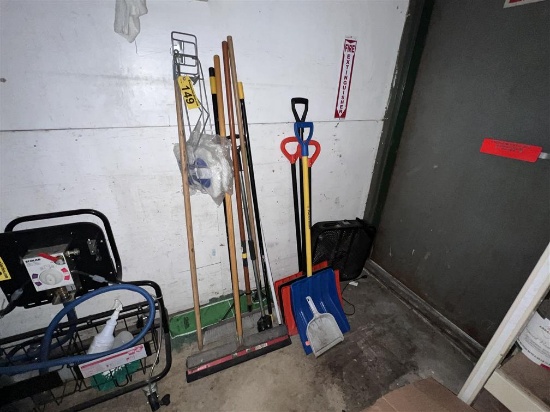 LOT: PUSH BROOMS, DRY MOP, FLOOR FAN, DUST PAN, FLOOR SQUEEGEE, MOP PADS, MISC.