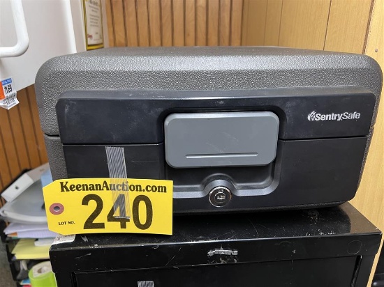 SENTRY SAFE CHEST SAFE, S/N: F-82881421, W/ KEY