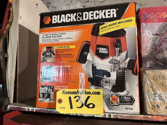 BLACK & DECKER 10-AMP VARIABLE SPEED PLUNGE ROUTER