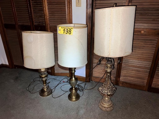 LOT OF 3-ASSORTED SIZE VINTAGE TABLE LAMPS