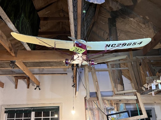 MODEL AIRPLANE