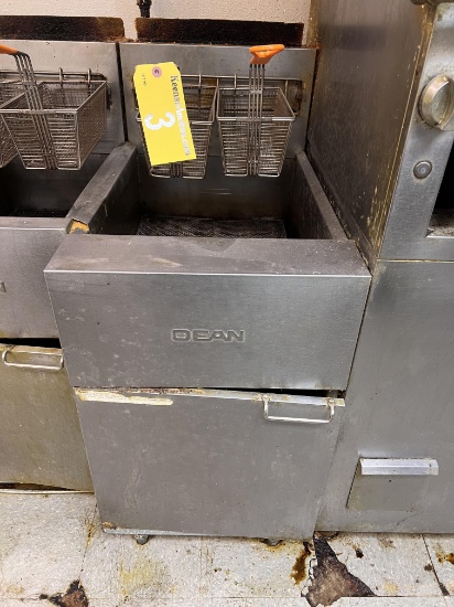 DEAN MODEL SR162GP 75LB. DEEP FAT FRYER, 150,000 BTU, W/ 2-FRYER BASKETS