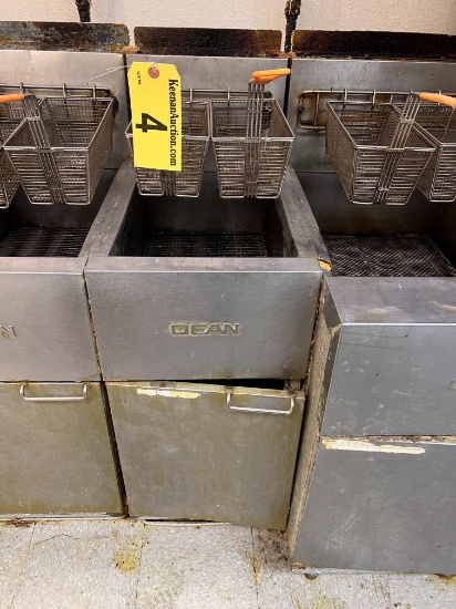 DEAN MODEL SR142GP 42LB. DEEP FAT FRYER, 105,000 BTU, W/ 2-FRYER BASKETS