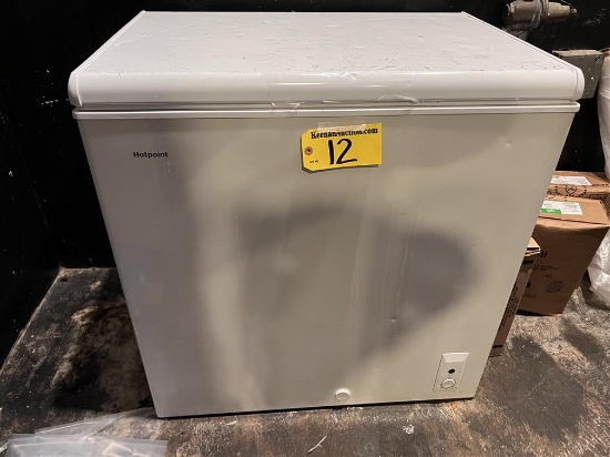 2023 HOTPOINT MODEL HHM7ZRCWW CHEST FREEZER W/ 2-RAPID-KOOLS