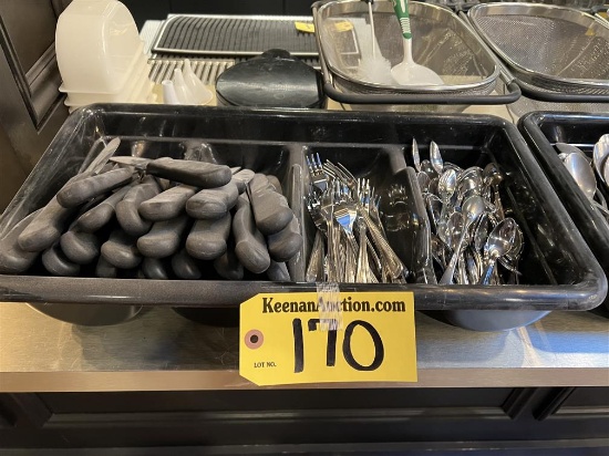 FLATWARE CADDY W/ ONEIDA & WINCO 18/10 S/S FLATWARE AND STEAK KNIVES