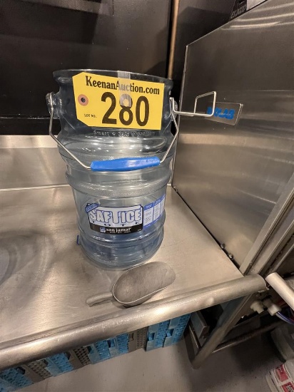 SAN JAMAR SAF-T-ICE SI6000 6-GAL. ICE TOTE W/ SCOOP