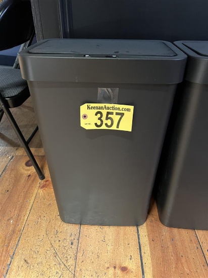 MOTION CENSORED TRASH CAN