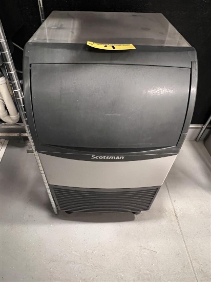 SCOTSMAN MODEL UF2020A-1A UNDER COUNTER ICE MACHINE