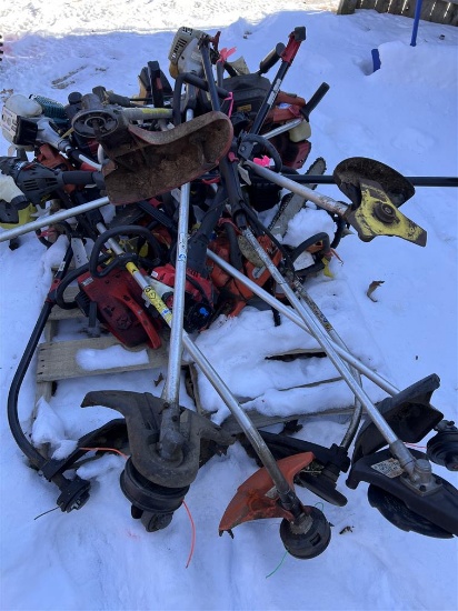 LOT OF ASSORTED STRING TRIMMERS & CHAINSAWS, GAS POWERED - PARTS ONLY