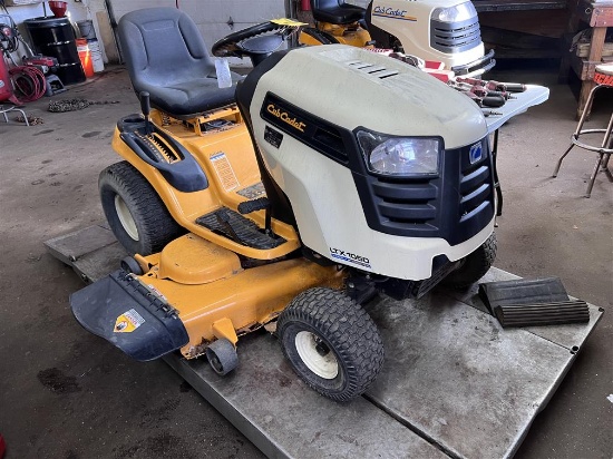 CUB CADET LXT1050 LAWN TRACTOR, 24HP KOHLER