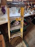 LYNN 4' FIBERGLASS STEP LADDER