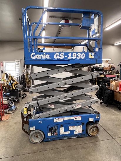 2007 GENIE MODEL GS-1930 ELECTRIC 19' SCISSOR LIFT, DECK-EXTENSION, 76.1 HOURS