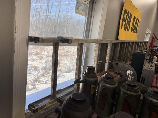 WERNER DUTY MASTER D1528-2 28' ALUMINUM EXTENSION LADDER