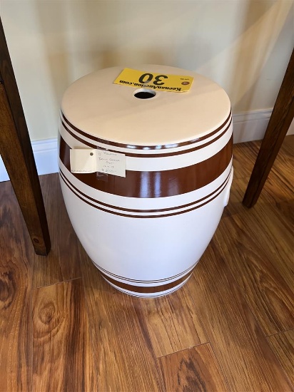 RIDGEWOOD BROWN GARDEN SEAT, 13" X 18" RETAIL $250
