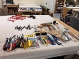 LOT: UPHOLSTERY TOOLS, HAND TOOLS