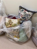 BID PRICE X 7 - (7) ACCENT PILLOWS