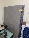 LOT: 14 6' X 4' GRID WALL, 3-GRAY FABRIC COVERED DIVIDERS