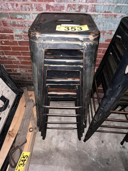 BID PRICE X 4 - (4) METAL BAR STOOLS