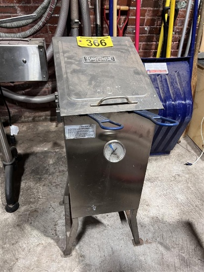 BAYOU CLASSIC S/S LP GAS DEEP FAT FRYER W/ 2-FRYER BASKETS