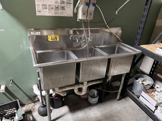 REGENCY S/S 3-COMPARTMENT SINK, 15" X 15" X 12" BAYS, MODEL 600S31515
