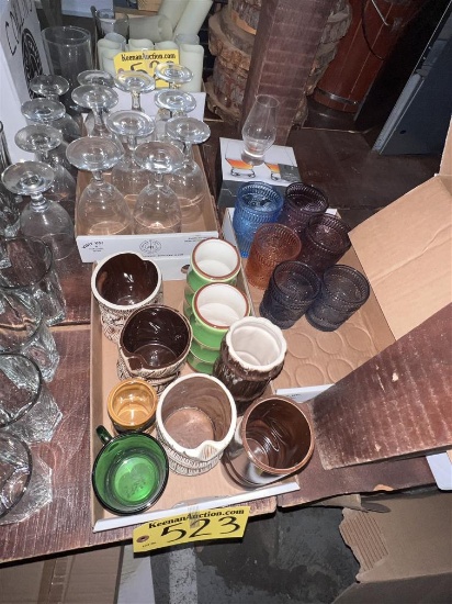 LOT OF ASSORTED GLASSWARE:
