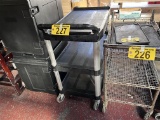 RUBBERMAID 3-SHELF BUS CART