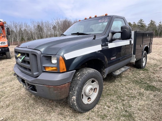 2005 FORD F350 XL SUPER DUTY SINGLE CAB SERVICE TRUCK, 4WD, 6.0L V8, POWER STROKE TURBO DIESEL