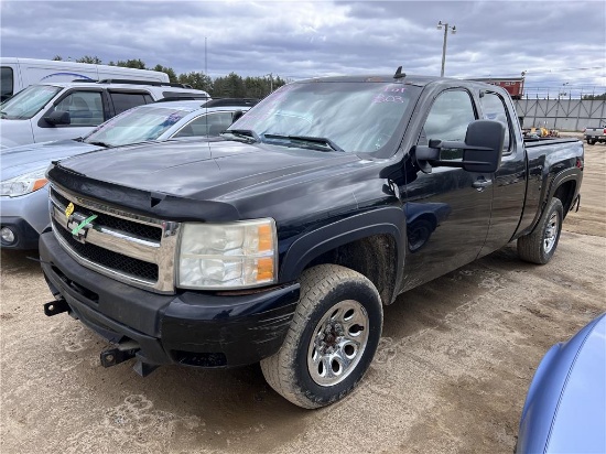 2009 CHEVROLET SILVERADO 4X4 EXT CAB PICKUP, 210,652 MILES, VIN: 1GCEK29069Z225899, 5.3L VORTEC V8