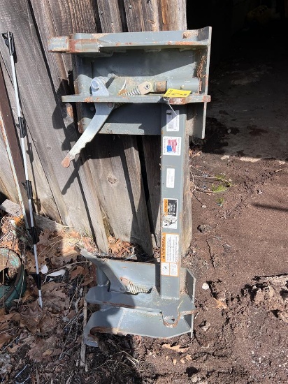 WORKSAVER EURO/GLOBAL TO SKID STEER ADAPTER #832550