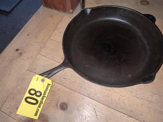 14" CAST IRON FRY PAN - 14A