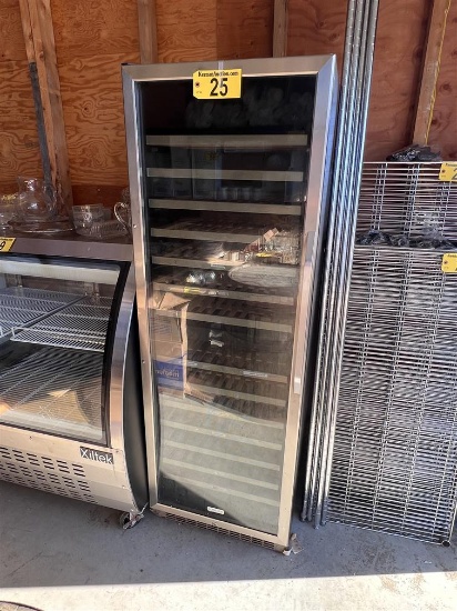EDGESTAR WINE REFRIGERATOR, MODEL CWR1551DZ  155-BOTTLE, 24"W