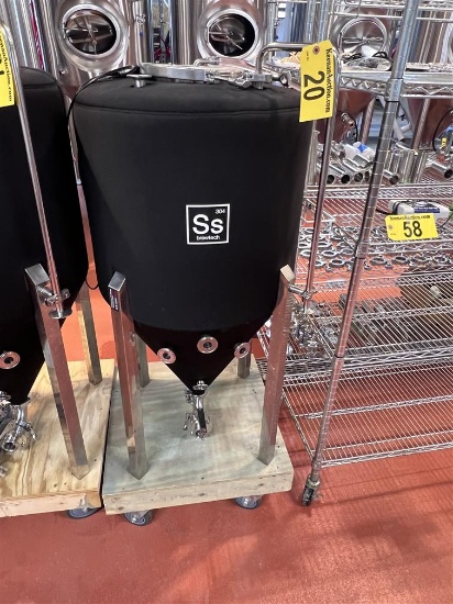 SS BREWTECH 304 FERMENTATION TANK, 22" DIA. X 44"H