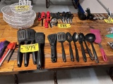LOT: 19-ASSORTED PLASTIC KITCHEN UTENSILS