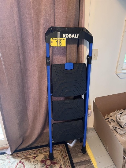 KOBALT MODEL 11459 STEP LADDER