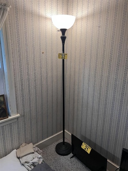 FLOOR LAMP