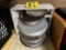 LOT OF ASSORTED SIZE PIZZA PANS & SCREENS