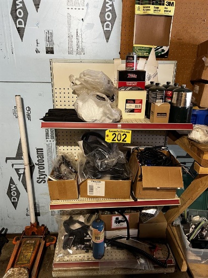 METAL 4-SHELF DISPLAY RACK & CONTENTS: