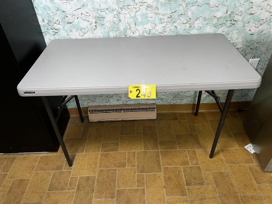 LIFETIME 4' FOLDING TABLE