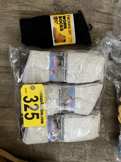 LOT: 13-PAIRS ASSORTED WOOL SOCKS